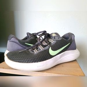 Women's Nike Lunarconverge Shoe